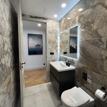 Apartament Suur-lossi - Elegantne Peatuspaik Vanalinna Suedames *