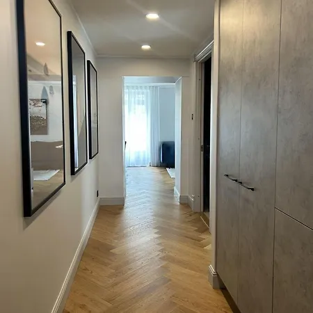 Suur-lossi - Elegantne Peatuspaik Vanalinna Südames Apartamento Haapsalu