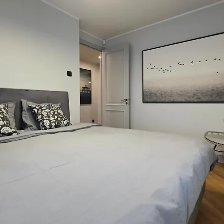 Apartamento Suur-lossi - Elegantne Peatuspaik Vanalinna Südames Haapsalu