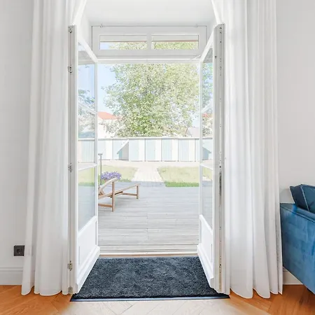 Apartamento Suur-lossi - Elegantne Peatuspaik Vanalinna Südames Haapsalu