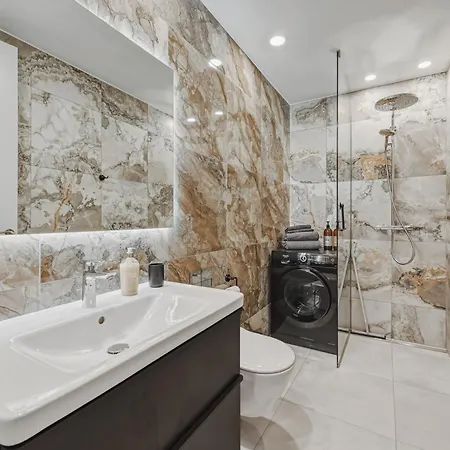 Apartamento Suur-lossi - Elegantne Peatuspaik Vanalinna Südames *
