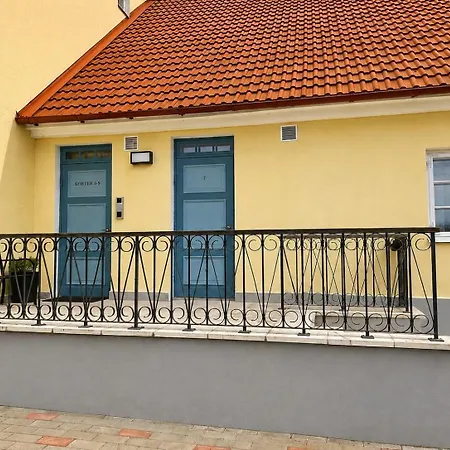 Apartamento Suur-lossi - Elegantne Peatuspaik Vanalinna Südames *