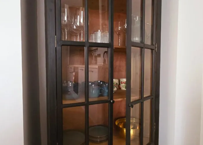 Suur-lossi - Elegantne Peatuspaik Vanalinna Suedames *