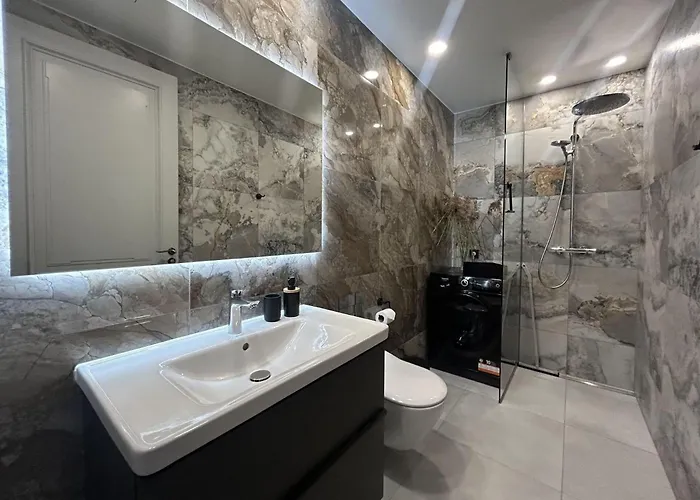 Suur-lossi - Elegantne Peatuspaik Vanalinna Suedames