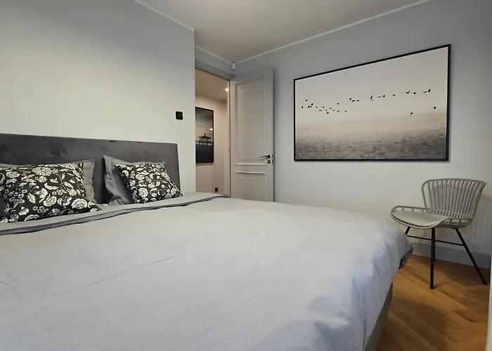 Apartament Suur-lossi - Elegantne Peatuspaik Vanalinna Suedames Haapsalu