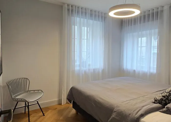 Suur-lossi - Elegantne Peatuspaik Vanalinna Suedames Apartament